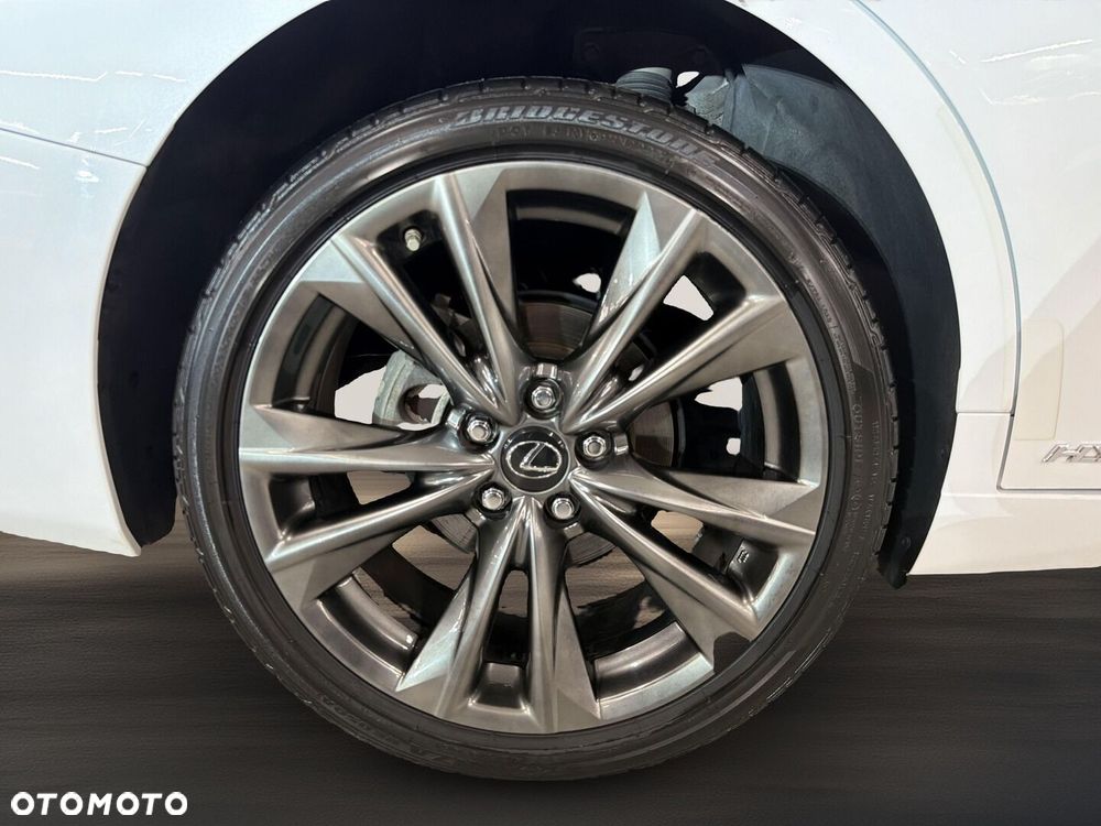 Lexus ES 300h F Sport Edition - 25
