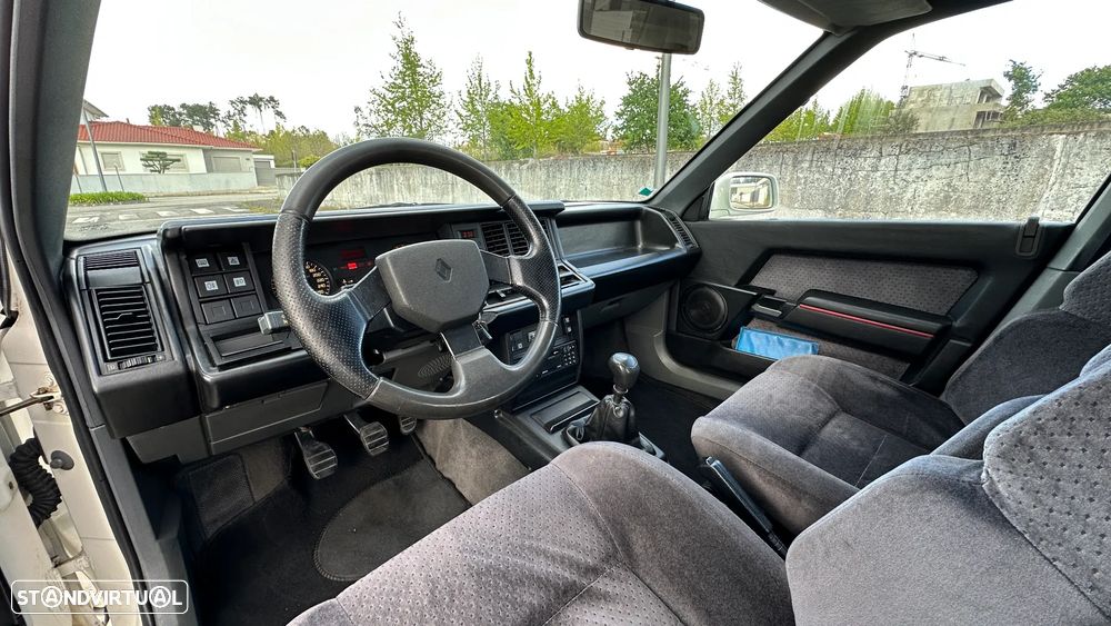 Renault 21 2.0 Turbo - 15
