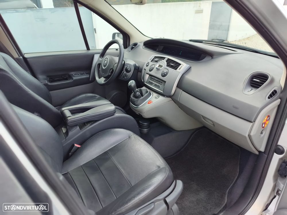 Renault Scénic 1.5 dCi Dynamique S - 11