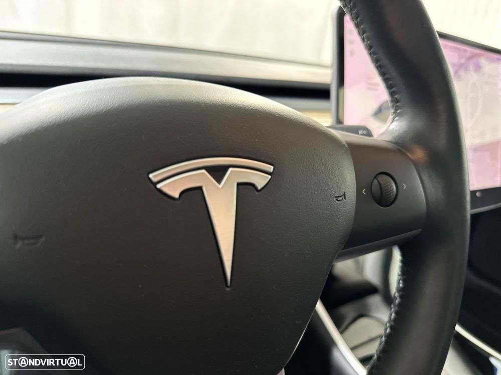 Tesla Model 3 Long-Range Dual Motor AWD - 39