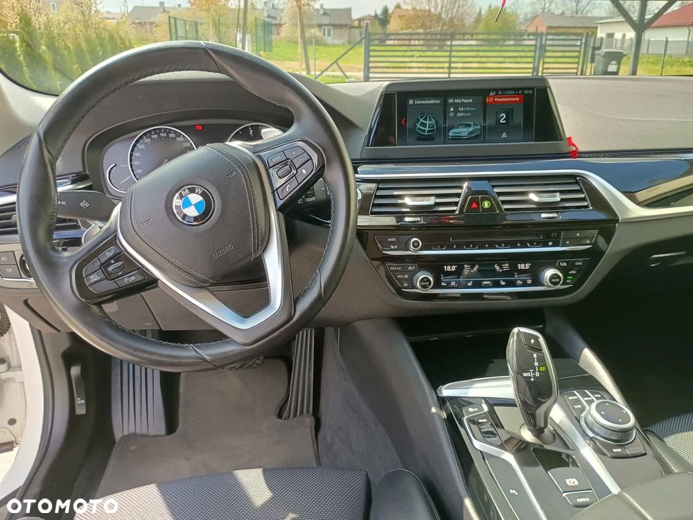 BMW Seria 5 520d Sport Line sport - 10