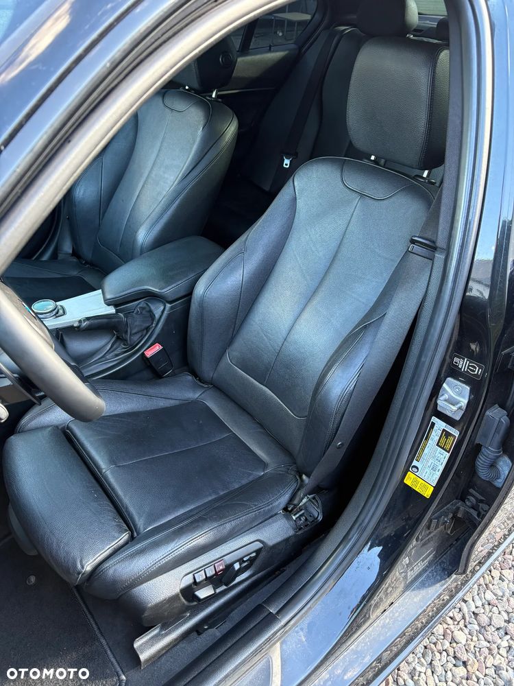 BMW Seria 3 335i Sport-Aut Luxury Line - 39