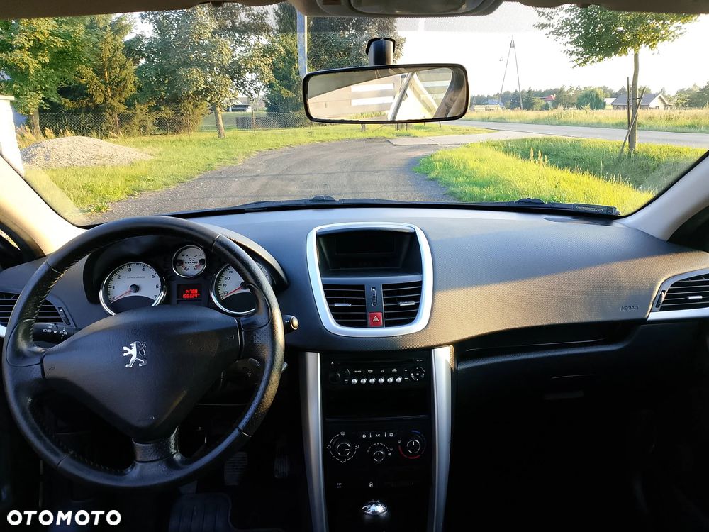 Peugeot 207 - 6