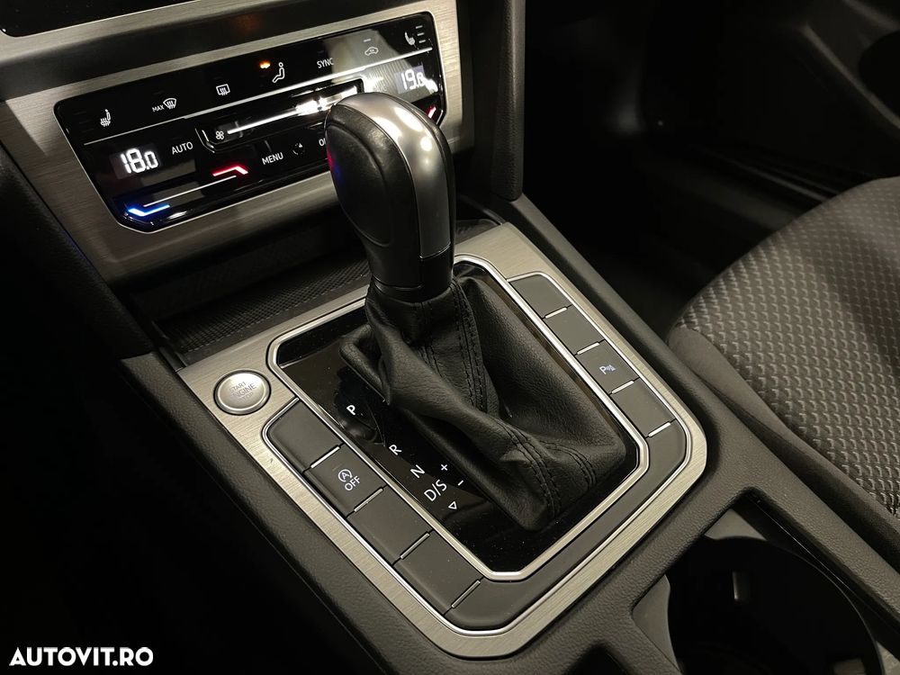 Volkswagen Passat 1.5 TSI ACT DSG Advance - 23