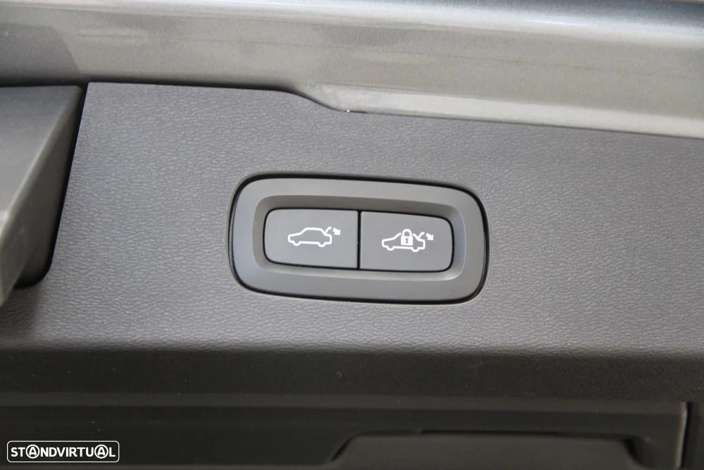 Volvo V60 2.0 D4 R-Design Geartronic - 42
