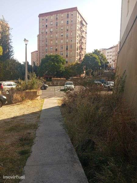 T3 Livre Santo António dos Cavaleiros (Negociável) - Grande imagem: 2/10