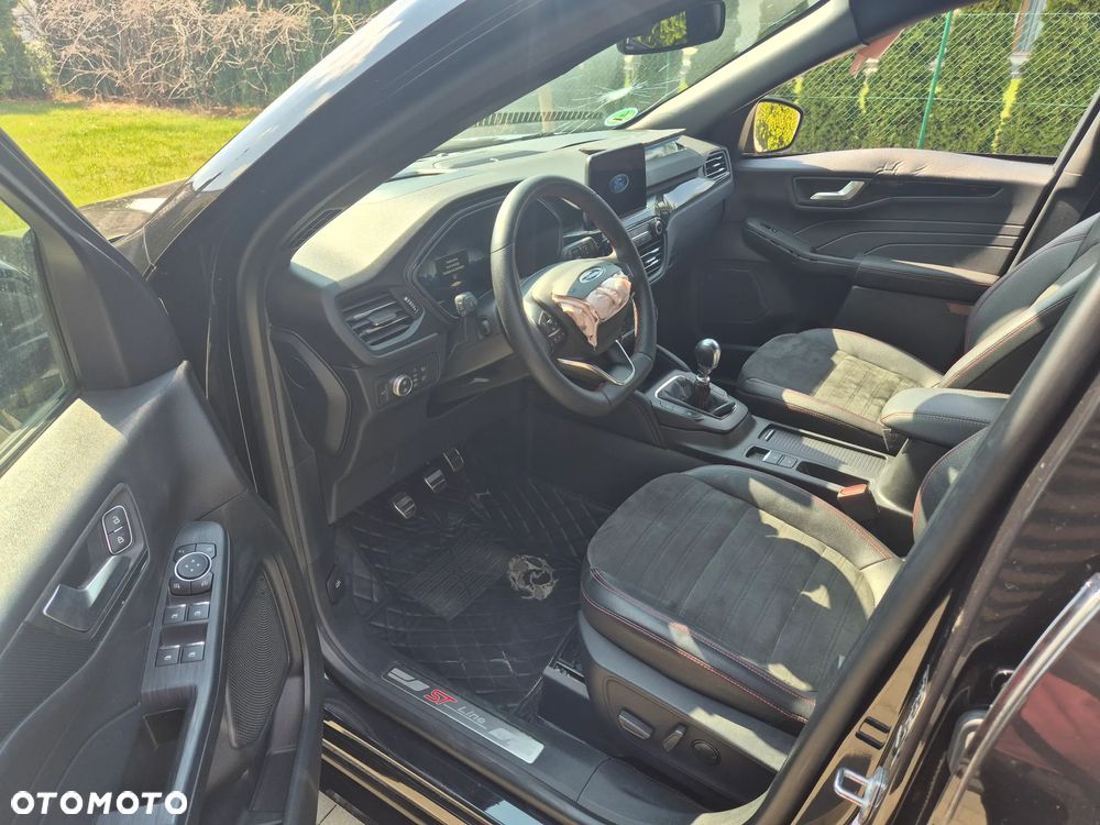 Ford Kuga 1.5 EcoBoost ST-LINE X - 10