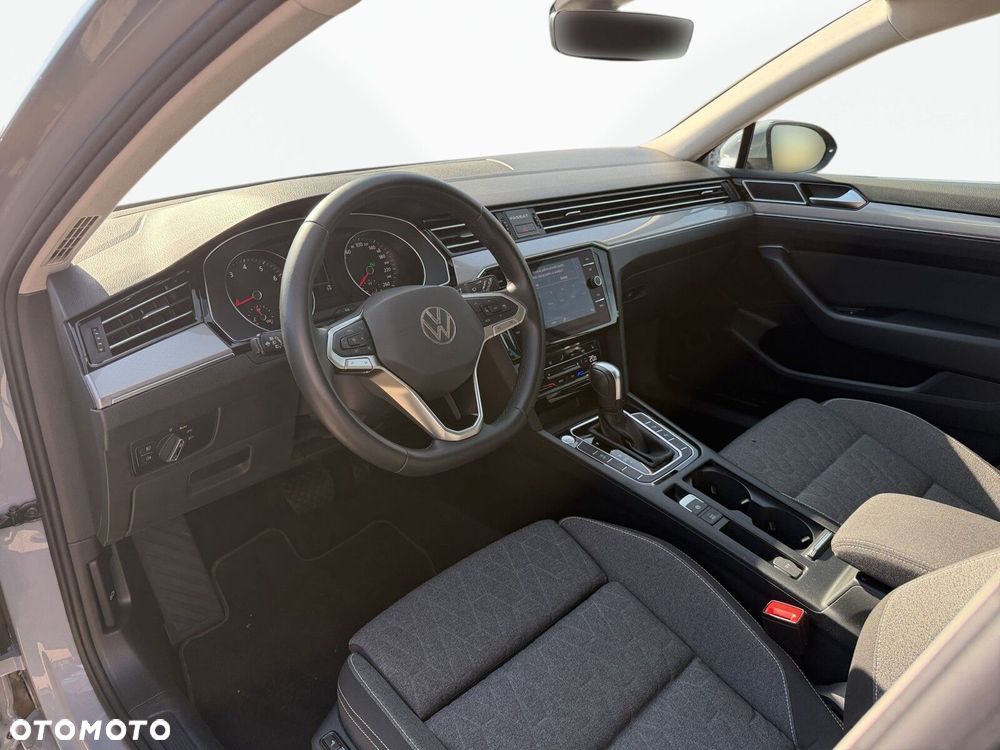 Volkswagen Passat - 10