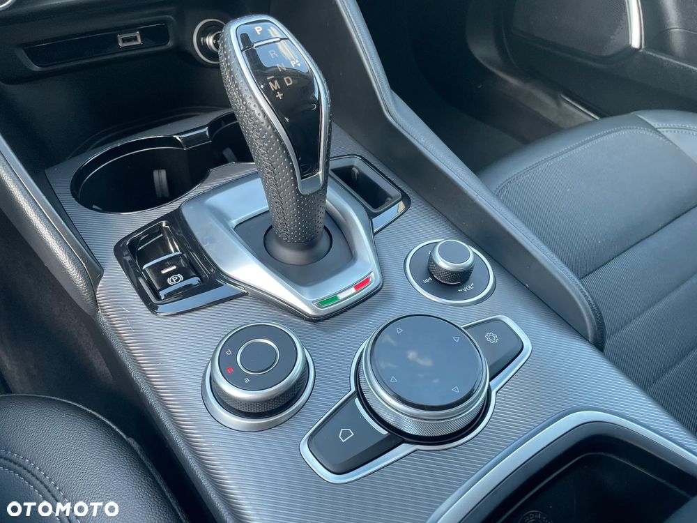 Alfa Romeo Giulia 2.0 Turbo Sprint - 1