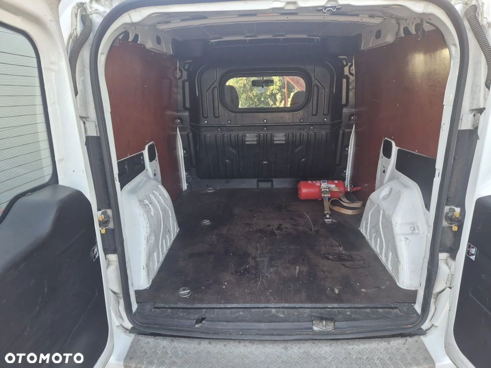 Opel COMBO - 12