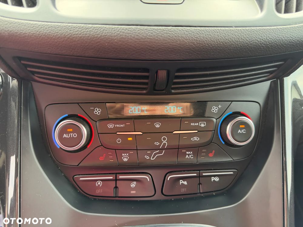 Ford Kuga 1.5 EcoBoost 2x4 Titanium - 28