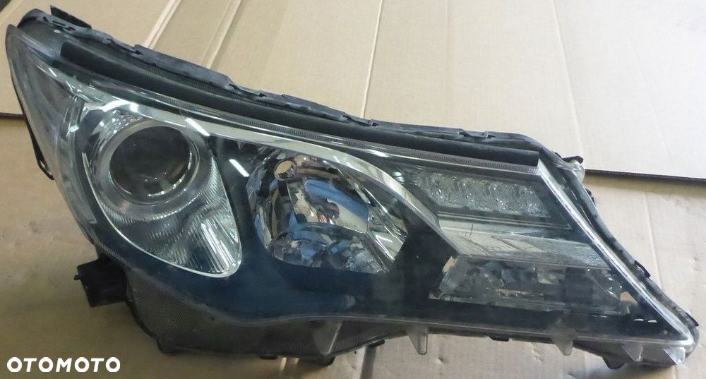 Toyota RAV4 Reflektor Prawy STANLEY W0836 - 2