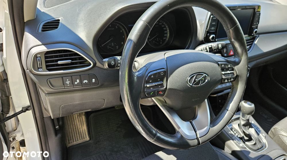 Hyundai i30 1.4 T-GDI Premium DCT - 9