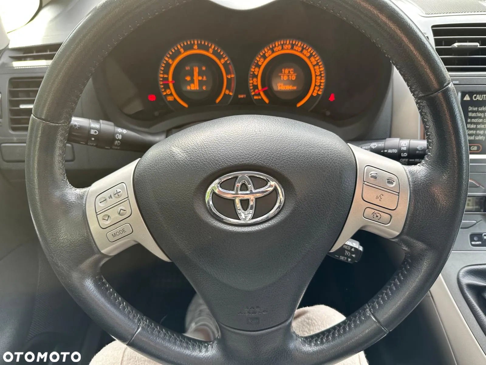 Toyota Auris 1.6 VVT-i Terra Start - 11