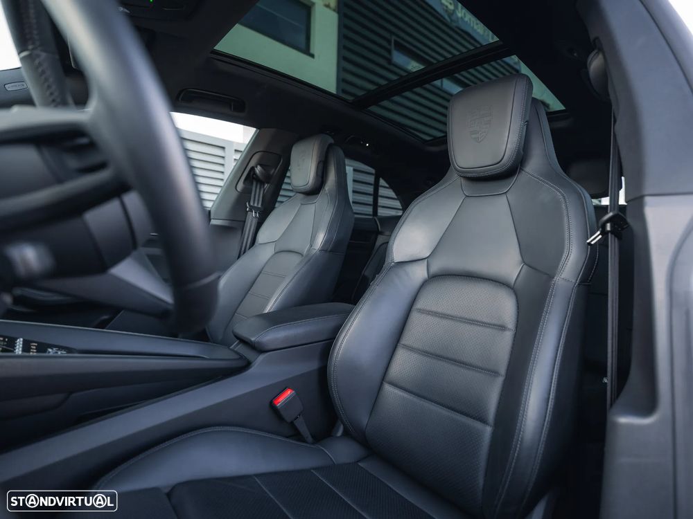 Porsche Macan Electric 4 - 15