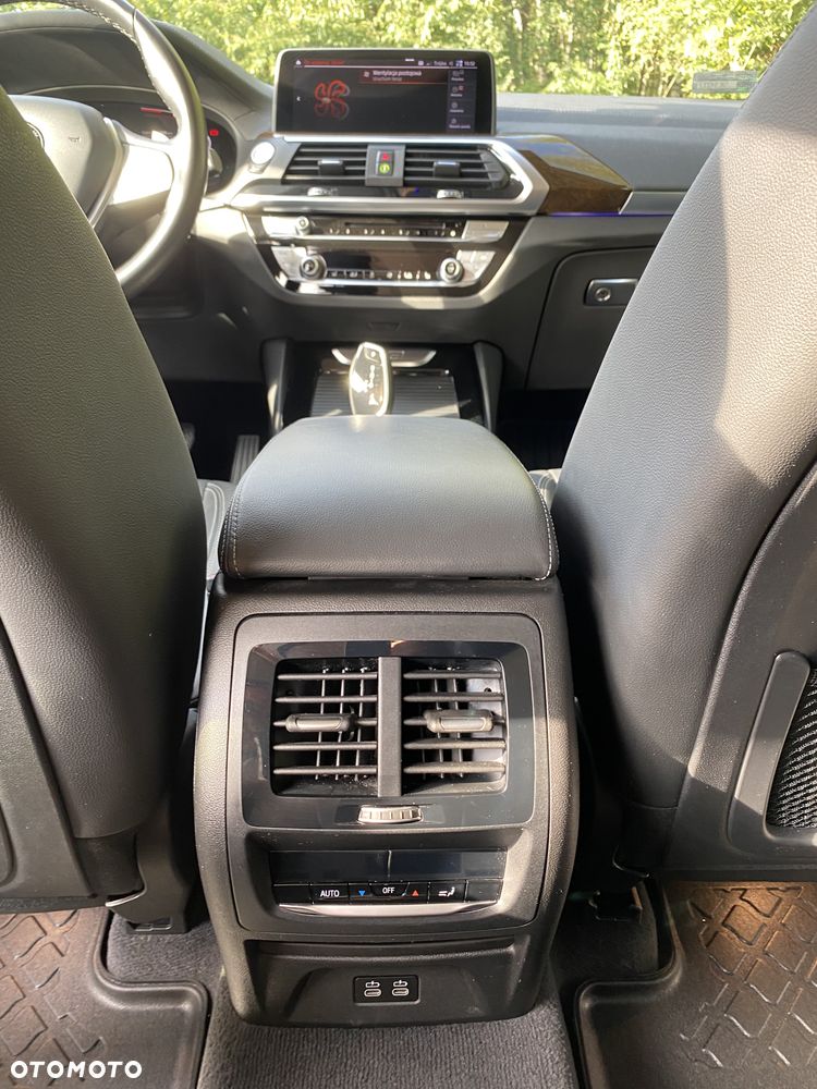 BMW X3 xDrive20i Luxury Line - 13
