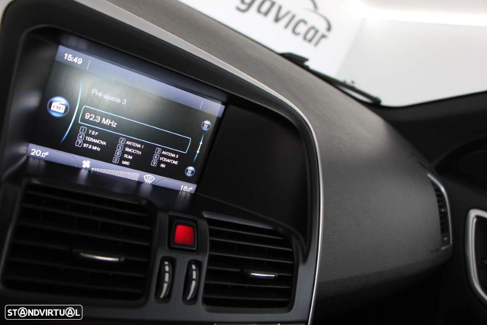 Volvo XC 60 2.0 D4 R-Design 139g Start/Stop - 12