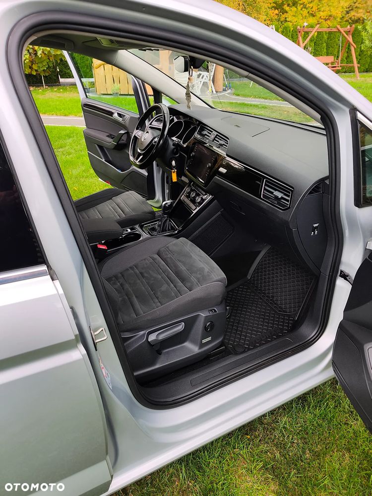 Volkswagen Touran - 8
