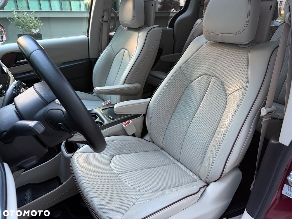 Chrysler Pacifica - 6