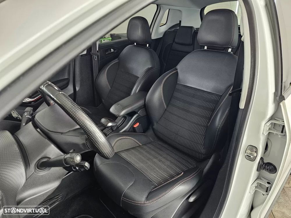 Peugeot 2008 1.2 PureTech GT Line EAT6 - 24