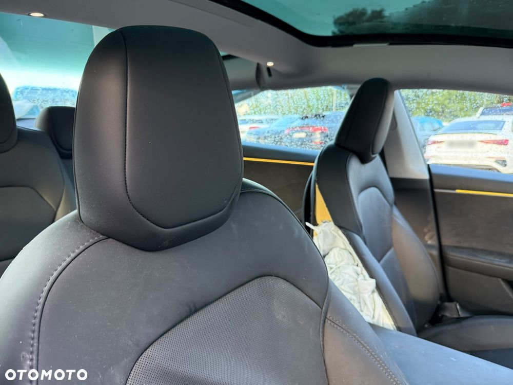 Tesla Model 3 - 18