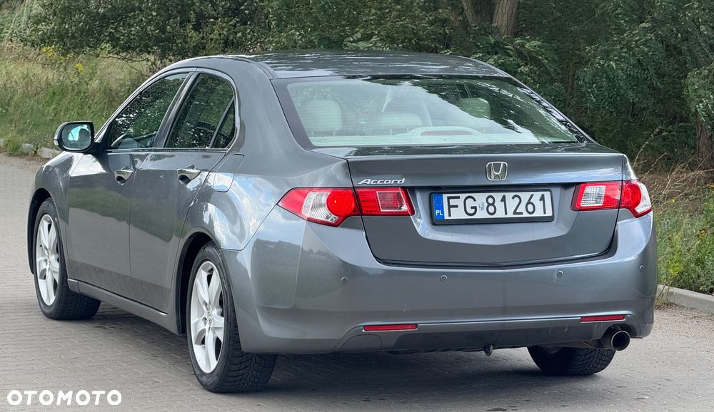 Honda Accord 2.0 Executive Nav - 8