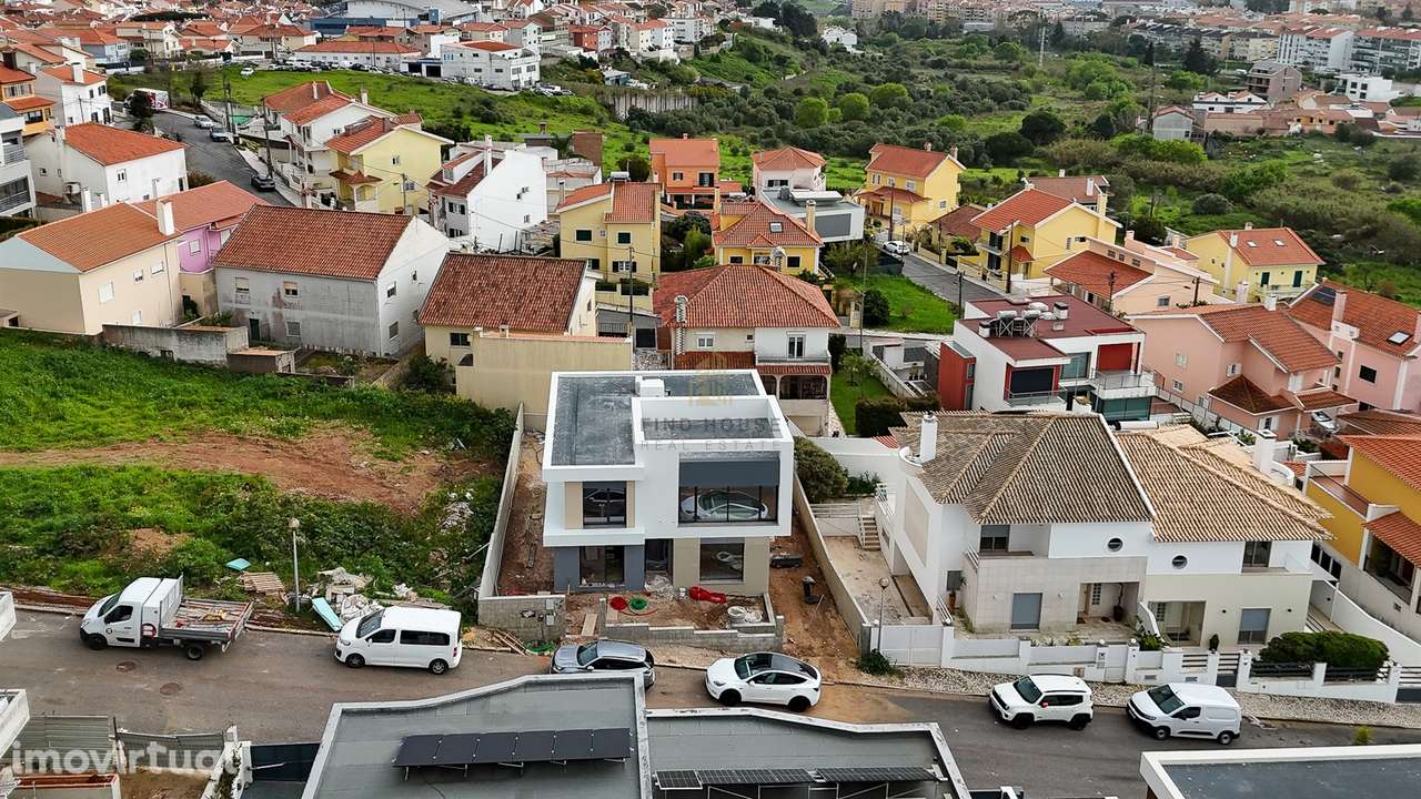 Moradia Isolada T5 com piscina e jardim no Arneiro - Grande imagem: 3/28