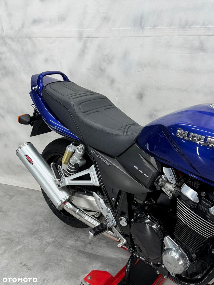Suzuki GSX - 21