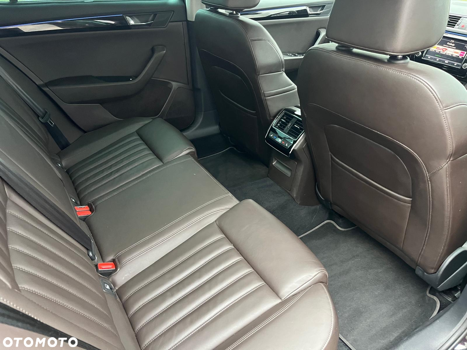 Skoda Superb 1.8 TSI L&K DSG - 13