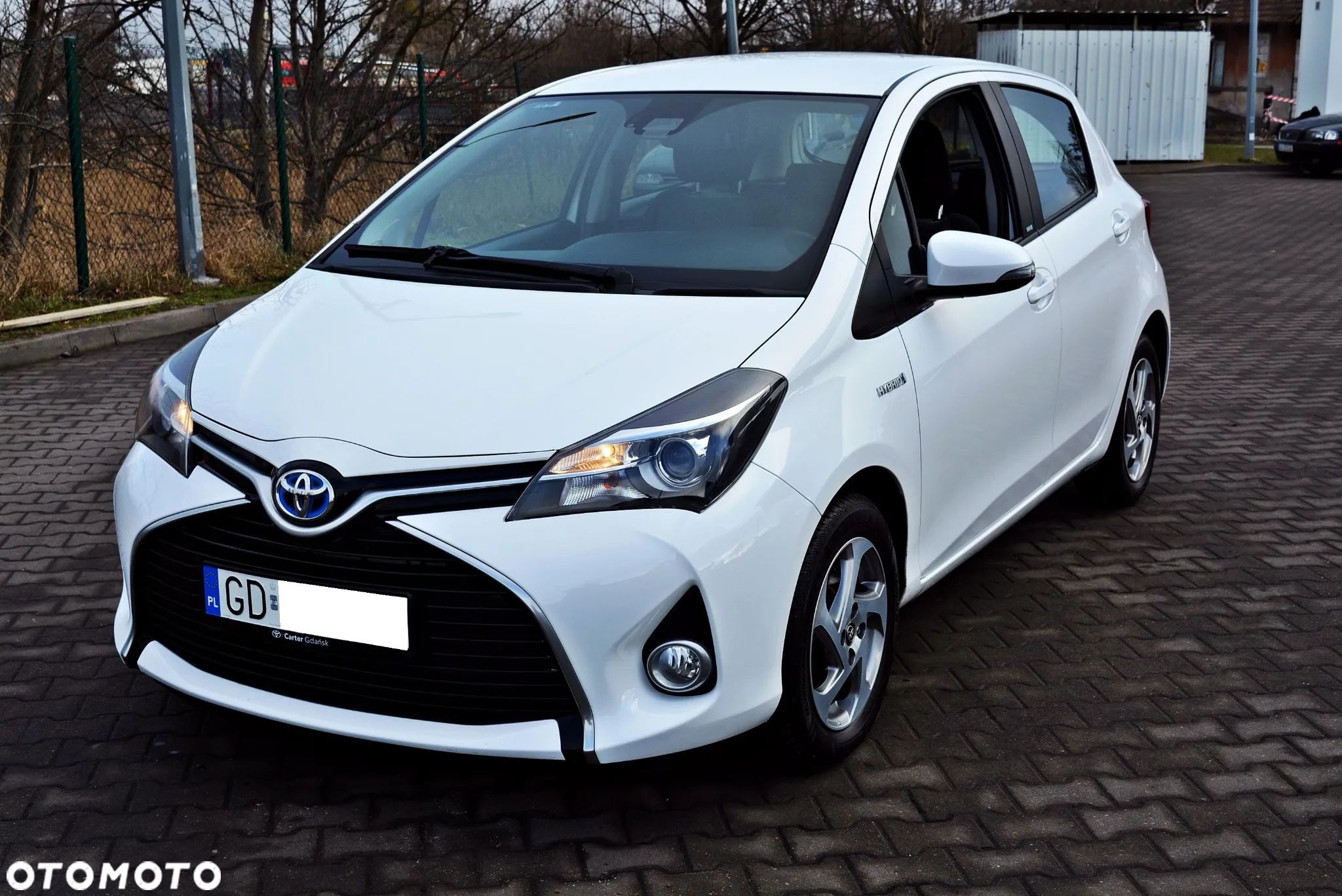 Toyota Yaris Hybrid 1.5 Executive - 1