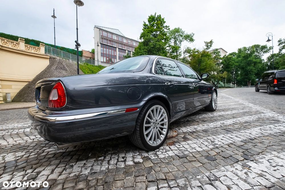 Jaguar XJR 4.2 - 6