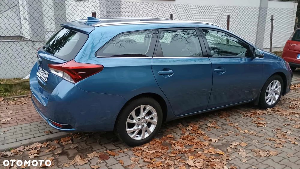 Toyota Auris 1.6 Premium - 7