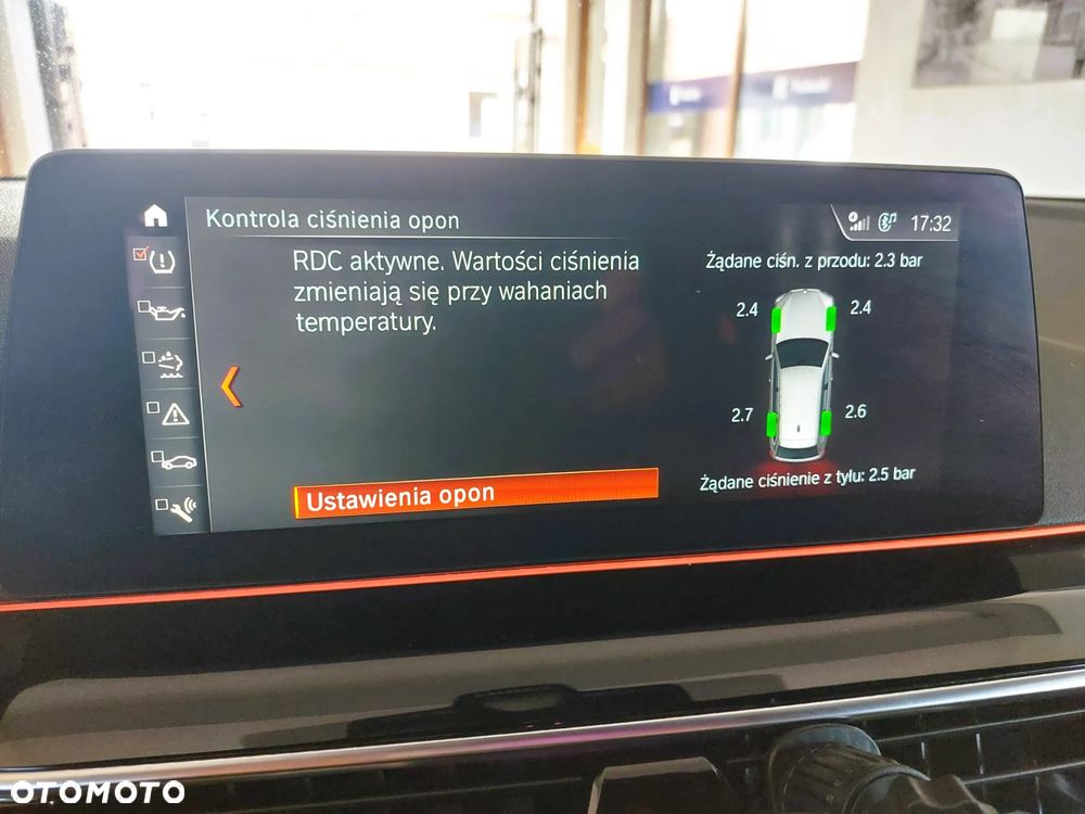 BMW Seria 5 525d Luxury Line sport - 36