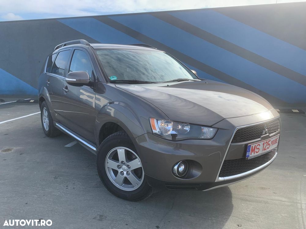 Mitsubishi Outlander 2.2 DI-D 4WD Intense - 1