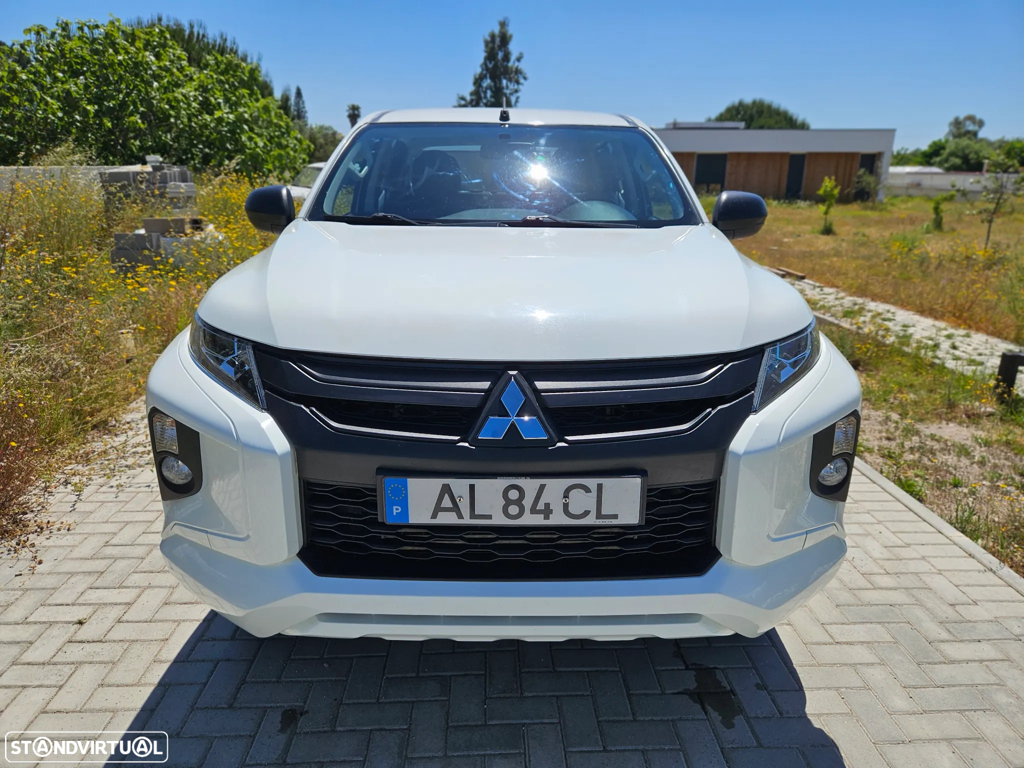 Mitsubishi L200 2.3 DI-D CD Invite 4WD - 2