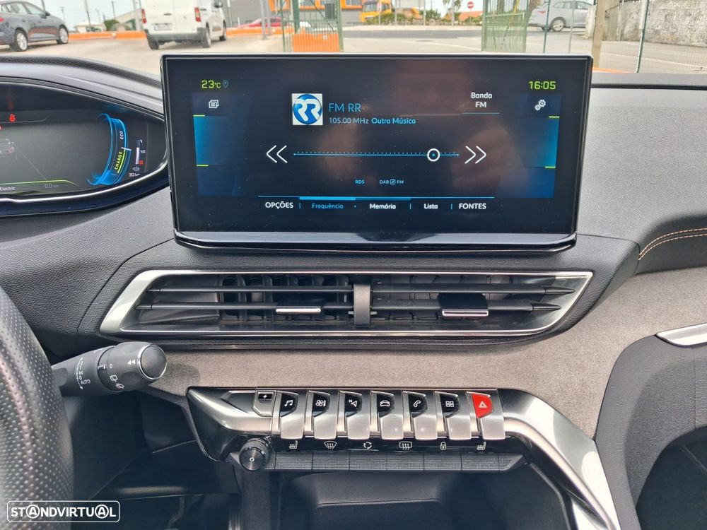 Peugeot 3008 1.6 Hybrid GT Pack e-EAT8 - 19