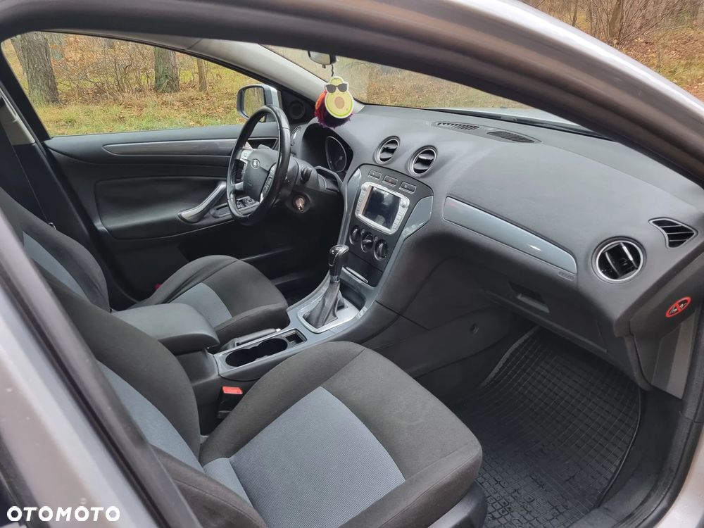 Ford Mondeo 2.0 TDCi Ambiente - 6