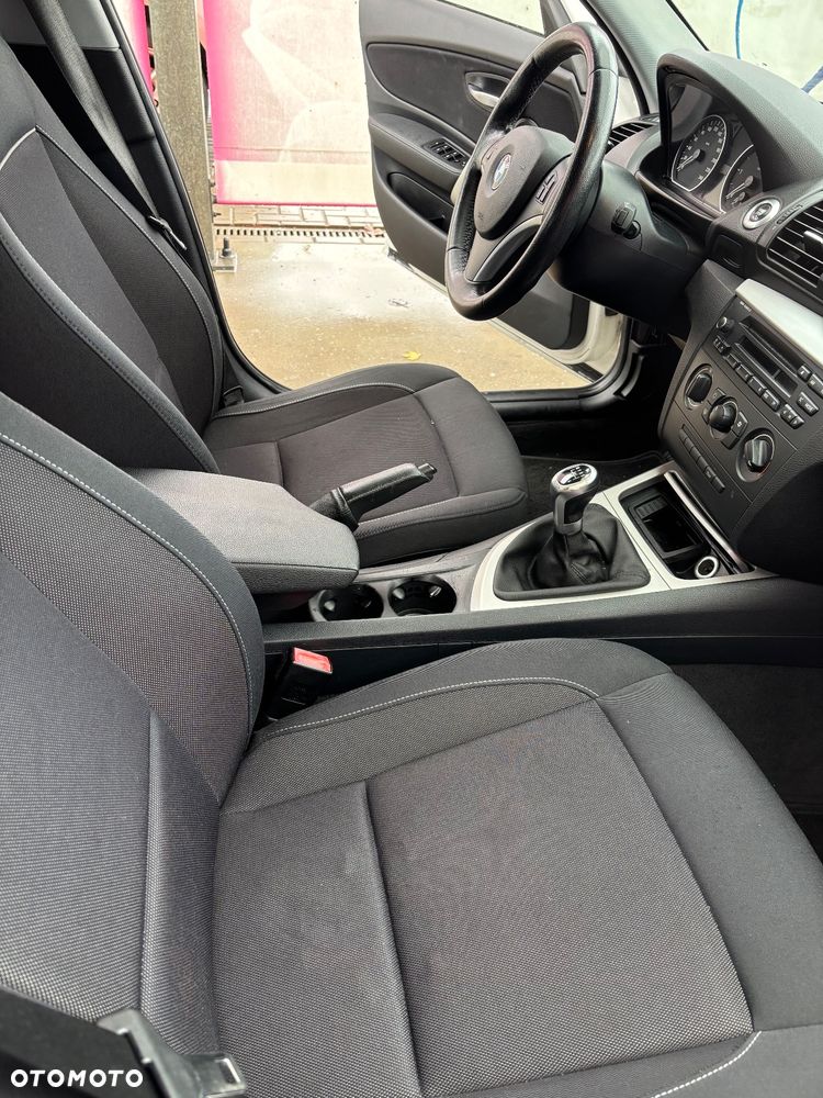 BMW Seria 1 118d - 8