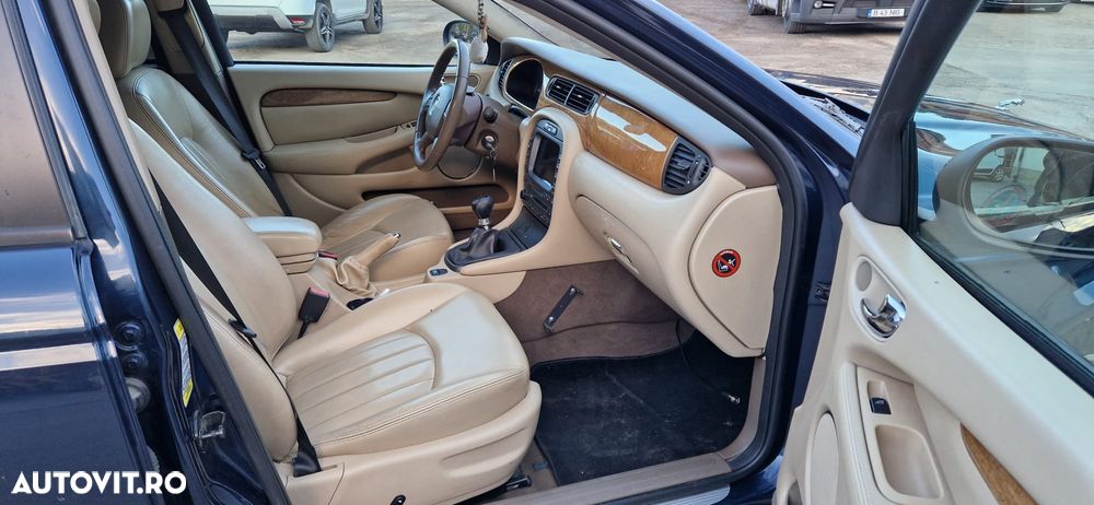 Jaguar X-Type 2.0 - 6