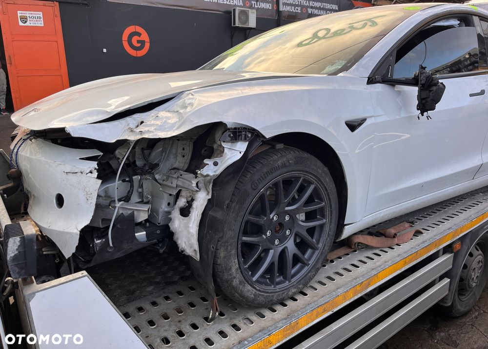 Tesla Model 3 Langstreckenbatterie Allradantrieb Dual Motor Performance - 3