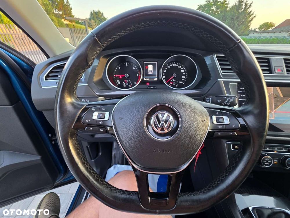 Volkswagen Touran - 15