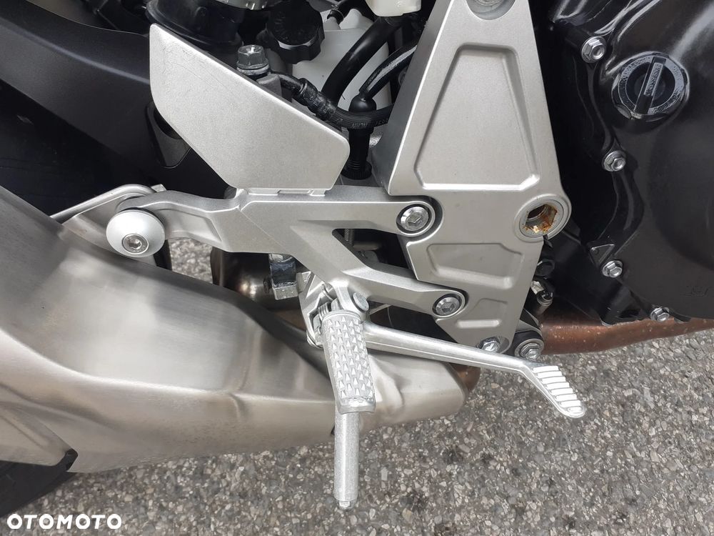 Honda CB - 23