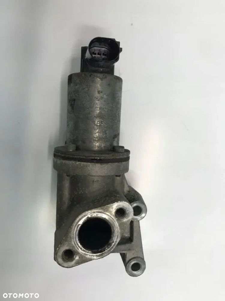 ZAWÓR EGR RECYRKULACJI SPALIN KIA CEED II 1.4 CRDI - 2