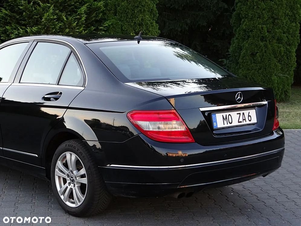 Mercedes-Benz Klasa C 180 Avantgarde Edition - 17