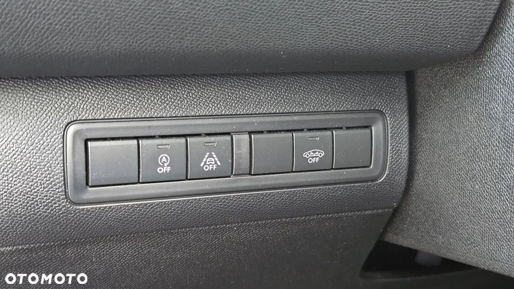 Peugeot 308 1.2 PureTech GPF Allure S&S EAT8 - 14