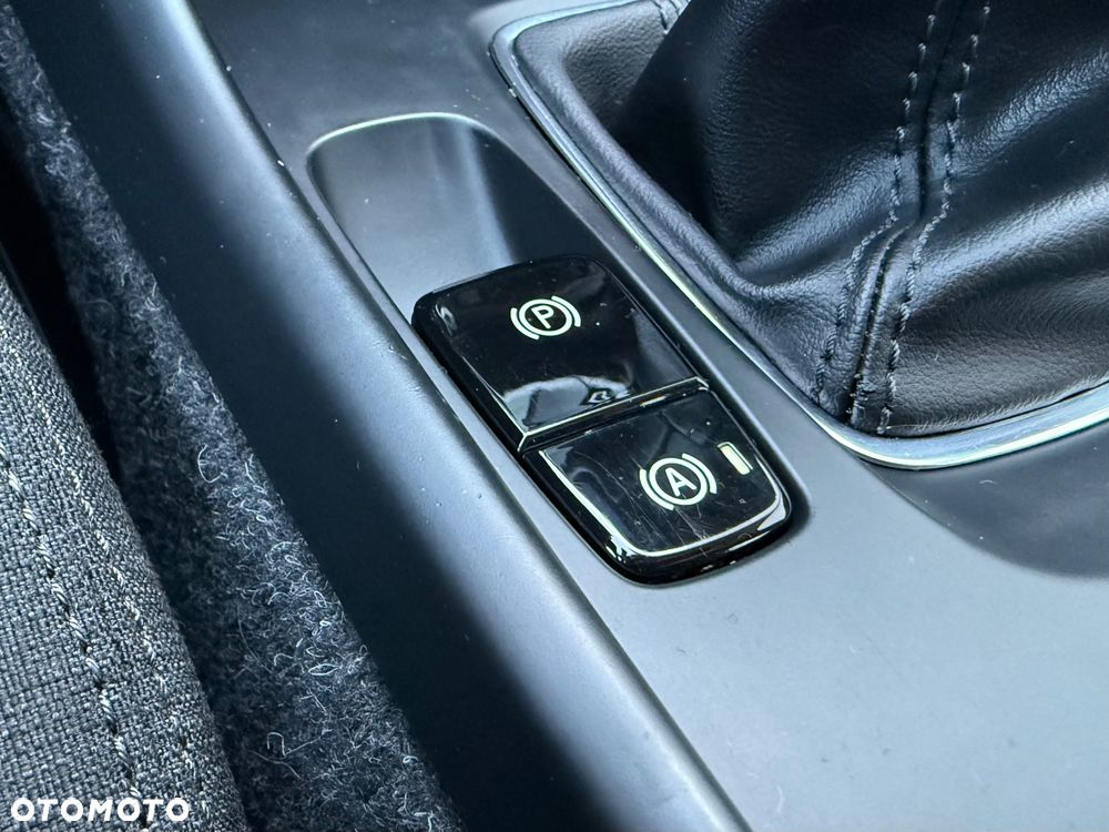 Volvo XC 40 T2 Momentum Core - 13