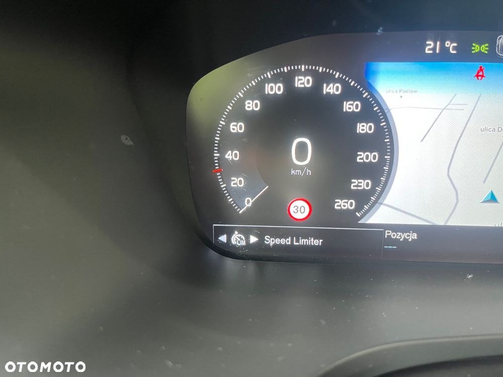 Volvo V60 T4 Momentum Pro - 27