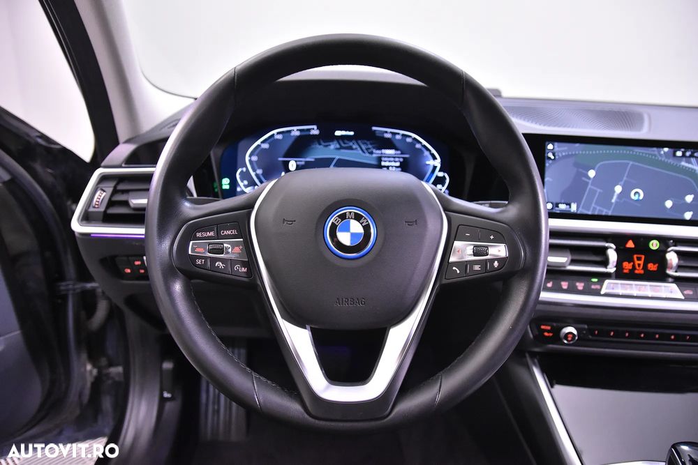 BMW Seria 3 330e xDrive AT PHEV - 14