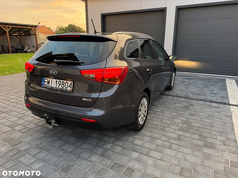 Kia Ceed 1.6 GDI Dream Team Edition - 10