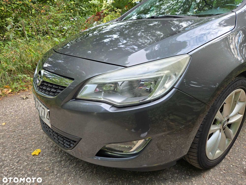 Opel Astra 2010 photo 5